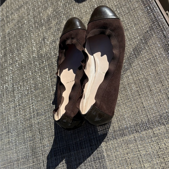 Bruno Magli Chocolate Brown Suede Patent Leather Cap Toe Ballet Flats 40 9 EUC - Picture 14 of 14